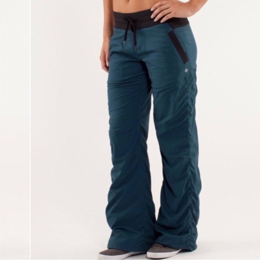 Lululemon Athletica Teal and Black Pants